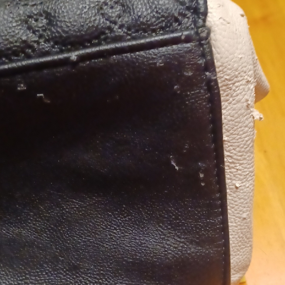 Betsey Johnson Black Satchel with Red Bow and Gold Accent - Picture 4 of 9